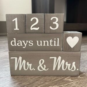 Wedding countdown calendar blocks gray white